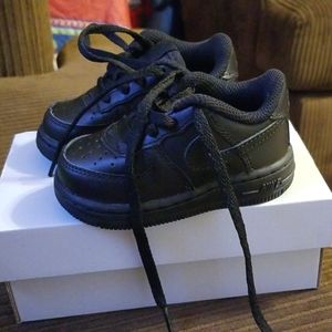 All black air force 1s